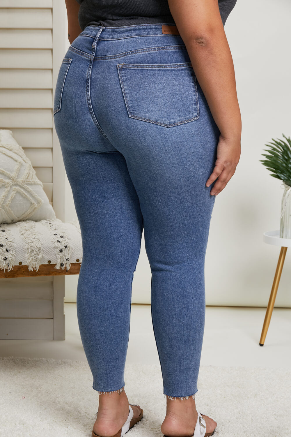 Judy Blue Gloria Full Size Embroidered Relaxed Fit Jeans