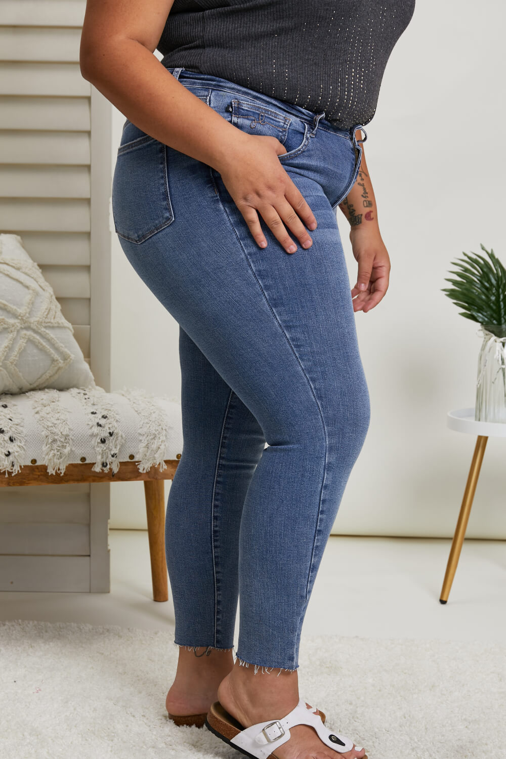 Judy Blue Gloria Full Size Embroidered Relaxed Fit Jeans