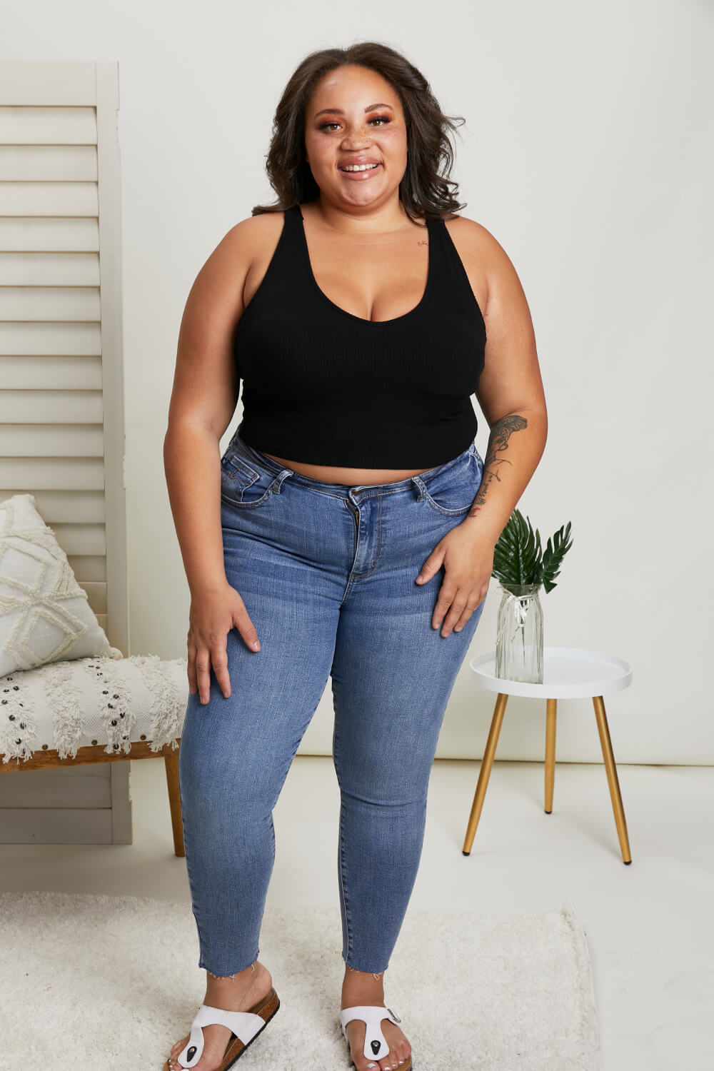 Judy Blue Gloria Full Size Embroidered Relaxed Fit Jeans