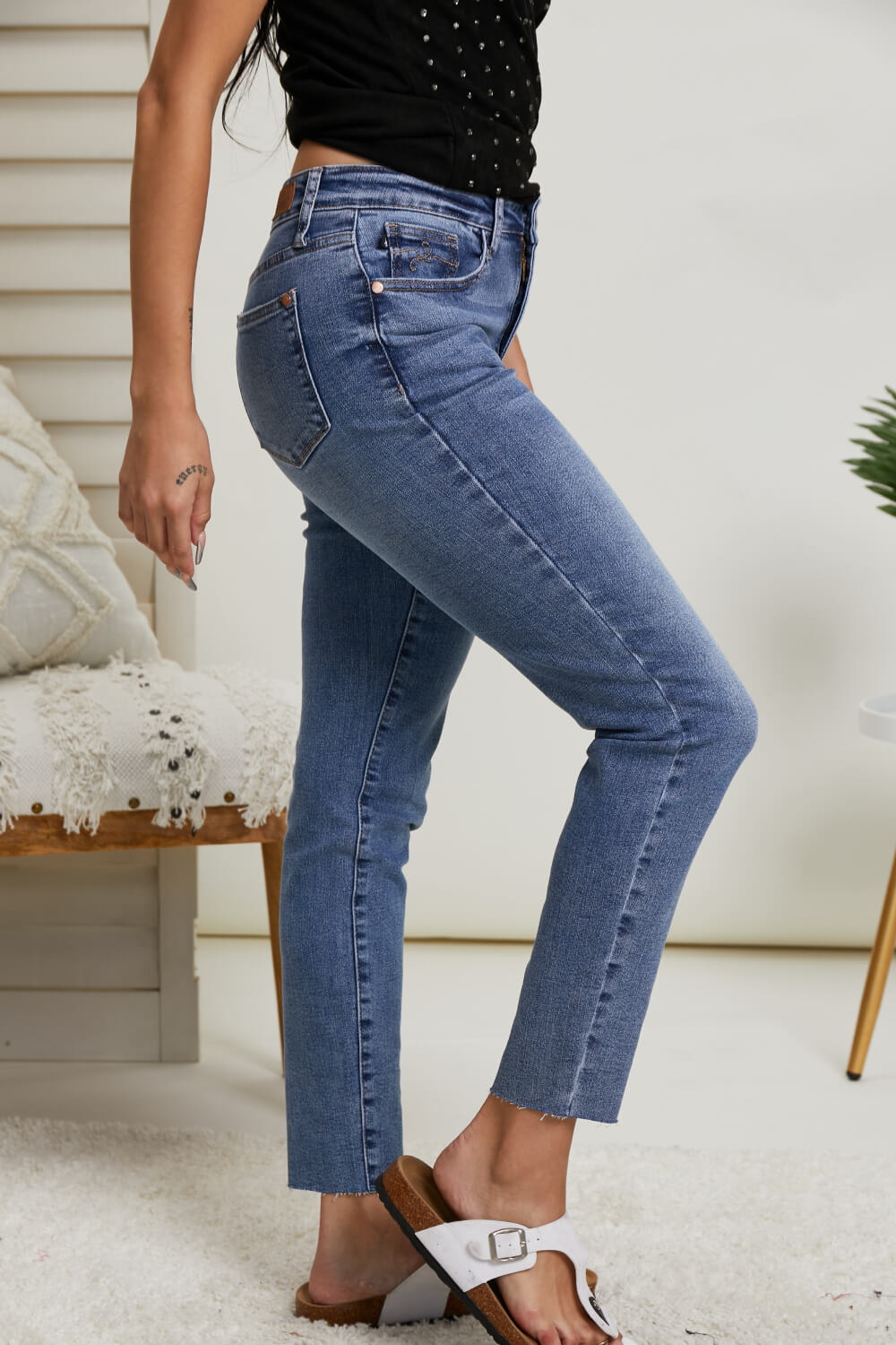 Judy Blue Gloria Full Size Embroidered Relaxed Fit Jeans